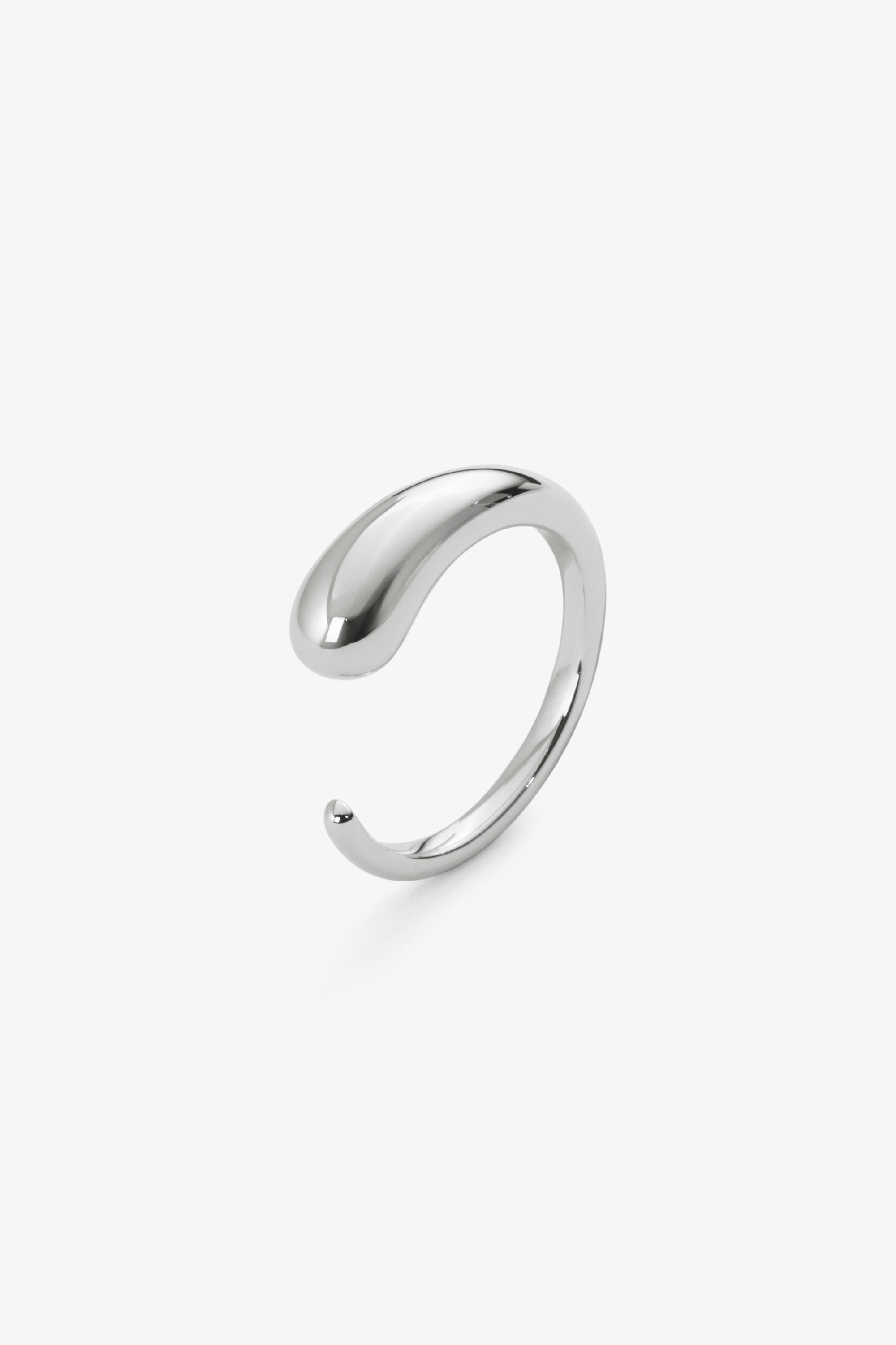 Serene ring